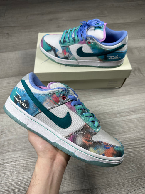 DS Futura SB Dunk Low sz 11 (Right Shoe Discoloration)