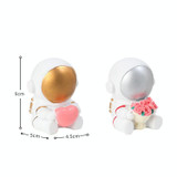 2 PCS Resin Crafts Space Astronaut Ornaments Home Office Desktop Ornaments Children Gift, Style: Sitting With Heart Gold