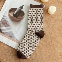 1pair Women Autumn and Winter Socks Brown Color Thick Retro Mid-calf Socks, Style: Small Square