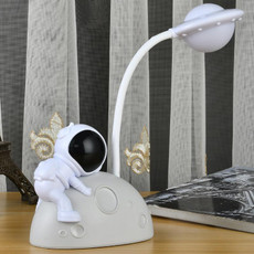 2 PCS HY048 Astronaut Student Eye Protection LED Desk Lamp(White) 2 PCS HY048 Astronaut Student Eye Protection LED Desk Lamp(White)