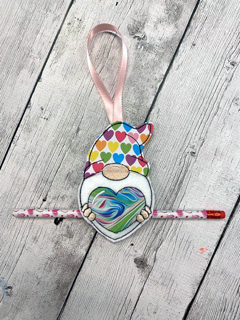 In The Hoop Gnome with Heart Pencil Holder Embroidery Machine Design