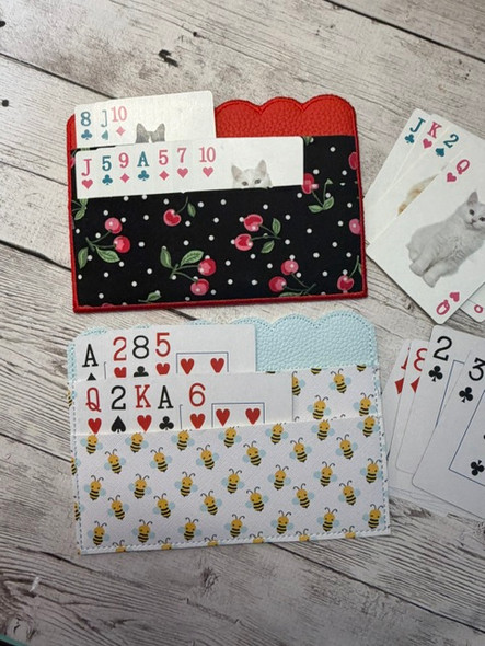 Scalloped Playing Card Holder Design