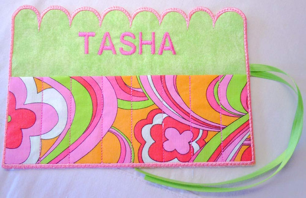 Scalloped Crayon Roll