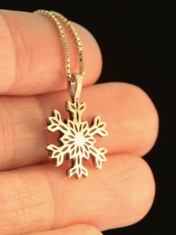 Snowflake charm