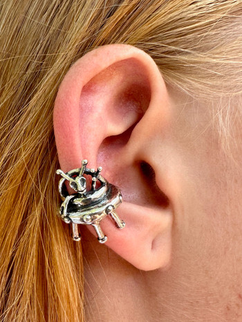 Peace Alien Flying Saucer Ear Cuff - Silver