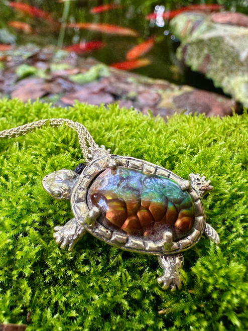 Turtle or Tortoise Pendant with Fire Agate - 18K gold