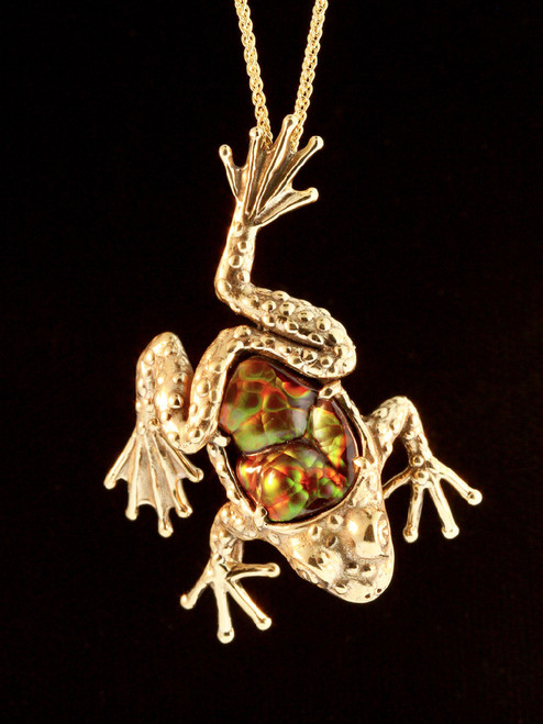 14K Gold Coquí Tree Frog Pendant with Diamond Eyes