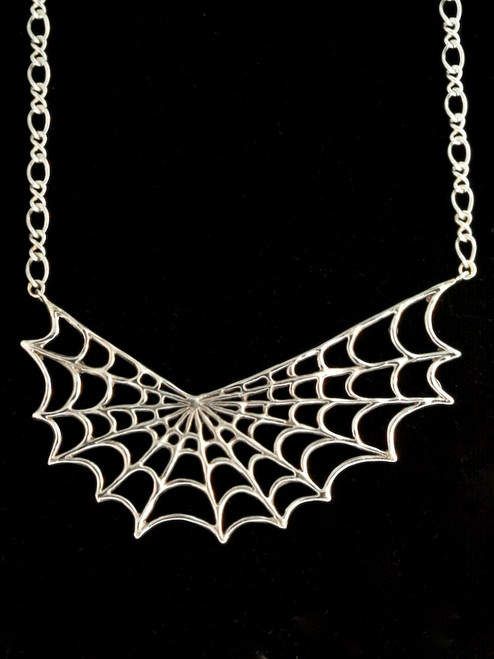 Spider Web Pendant with Split Figure Eight Chain Spider Web Pendant with Split Figure Eight Chain