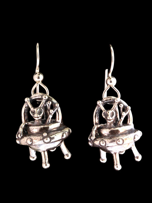 Peace Alien Flying Saucer Earrings - Silver Peace Alien Flying Saucer Earrings - Silver