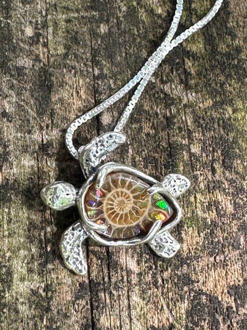Ammolite Inlayed Ammonite Treasure Back Sea Turtle Pendant Ammolite Inlayed Ammonite Treasure Back Sea Turtle Pendant