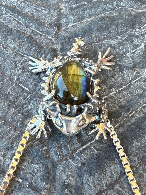 Horned Lizard with Labradorite - Silver