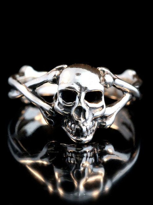 Skull and Crossbones Ring - Silver Skull and Crossbones Ring - Silver