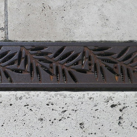 Iron Age Raw Cast Iron Dura Slope Locust Grate