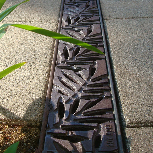 Iron Age Raw Cast Iron Spee-D Channel Locust Grate (24" Long)