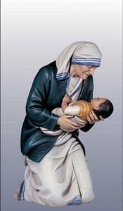 Mother Teresa of Calcutta Kneeling Statue