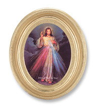 The image of Divine Mercy Italian God Stamped Print under glass.  The Divine Mercy Print  in a  4" x 4 3/4"  oval frame with gold leaf under glass. 

 