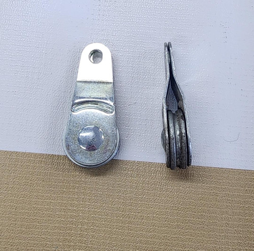 PULLEY, LIFTER (W/ BRACKET)