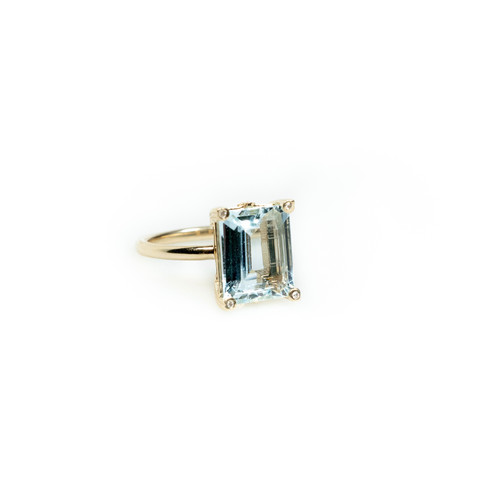 Faceted Aqua Marine Gold Ring
