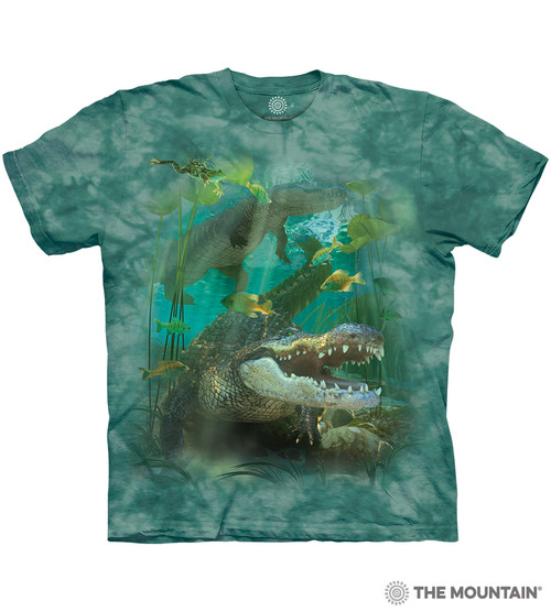 shirt with an alligator on it