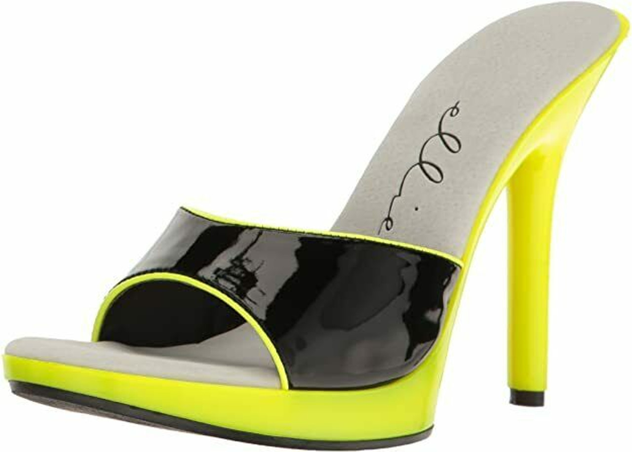 Bottega Veneta D'Orsay Pumps in Yellow Patent Leather ref.871013 - Joli  Closet