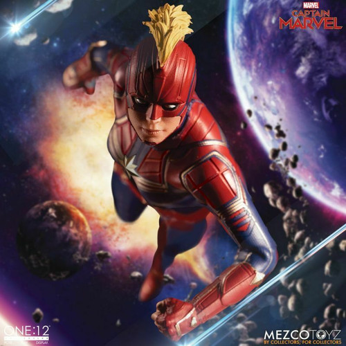 Mezco Toyz Captain Marvel Superhero Comics One:12 Collective