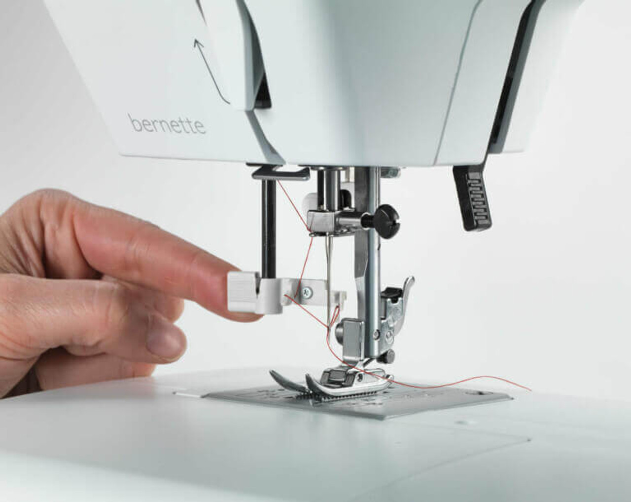 How To Thread A Sewing Machine (7 Step Guide) - The Creative Curator