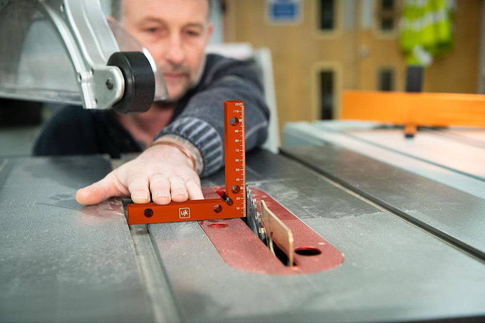 UJK Assembly Squares with Clamping Holes | UJK Technology