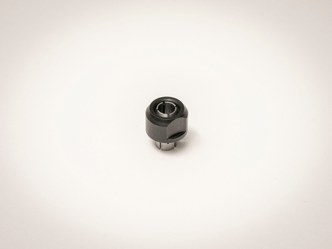 This high quality 8mm collet is compatible with DeWalt compact routers.