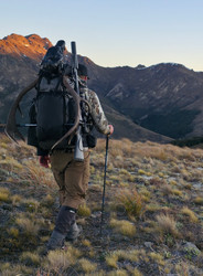 External Frame Backpack vs. Internal Frame vs. Hybrid: Choosing the Right Backpack for Your Adventure