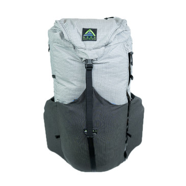Seek Outside Silverton front view on white background, drawstring lid closure, stretch face pocket, 38-liter capacity, 2 lbs 3 oz
