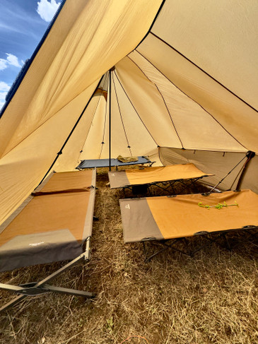 bookcliff with 4 cots
