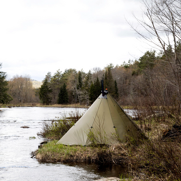 bwb redcliff by river