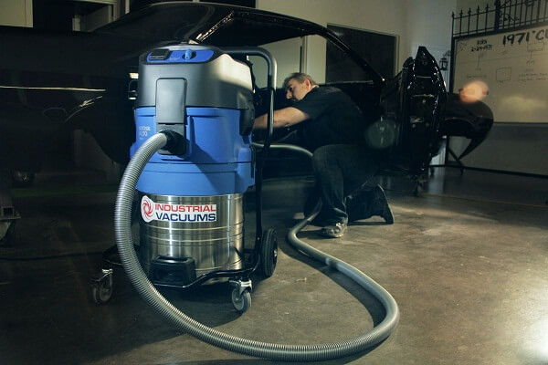 Nilfisk Attix 19AE Flood Sucker 19 Gallon Wet/Dry Vac 302001541