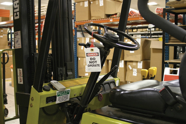 OSHA Danger Safety Tag: Loop 'n Lock Tie Tag - Do Not Operate 5 ¾ x 3 ¼ with 8 strap / - TAK631