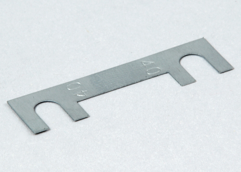 1453824000: Advance Aftermarket Brush Strip Fuse 40A
