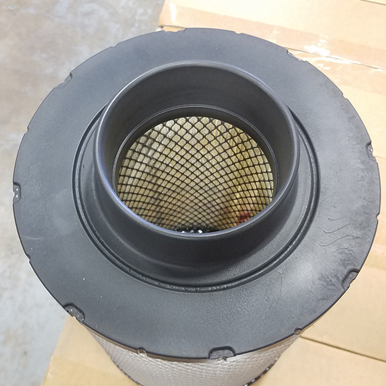 AH19002: Fleetguard Air Filter Housing