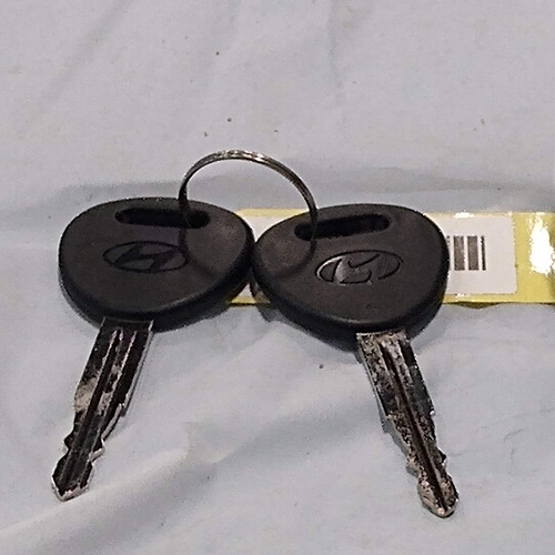 11S2-00180-K: Hyundai OEM Key For 11s2-00180 Cap