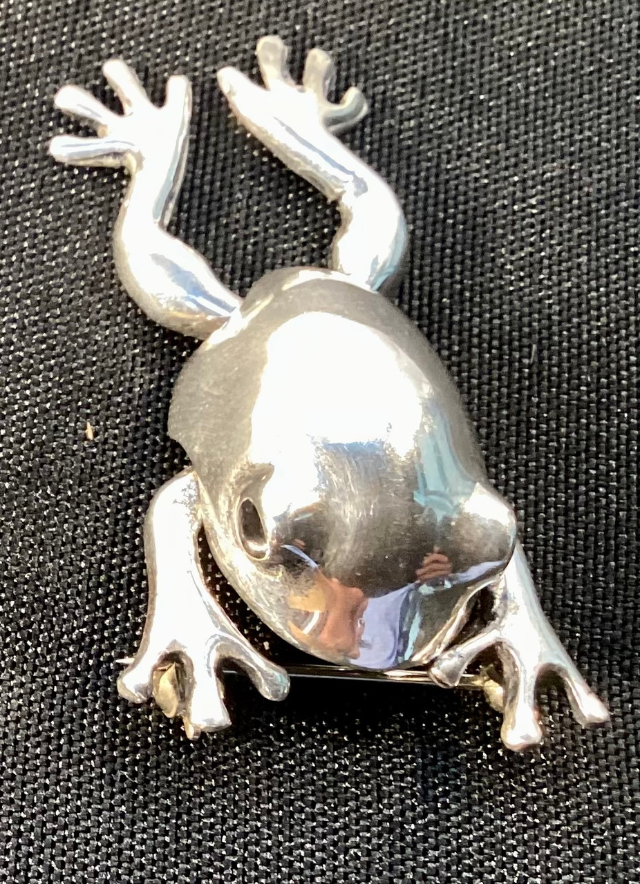 Sterling Silver Frog For Good Luck Articulated Brooch