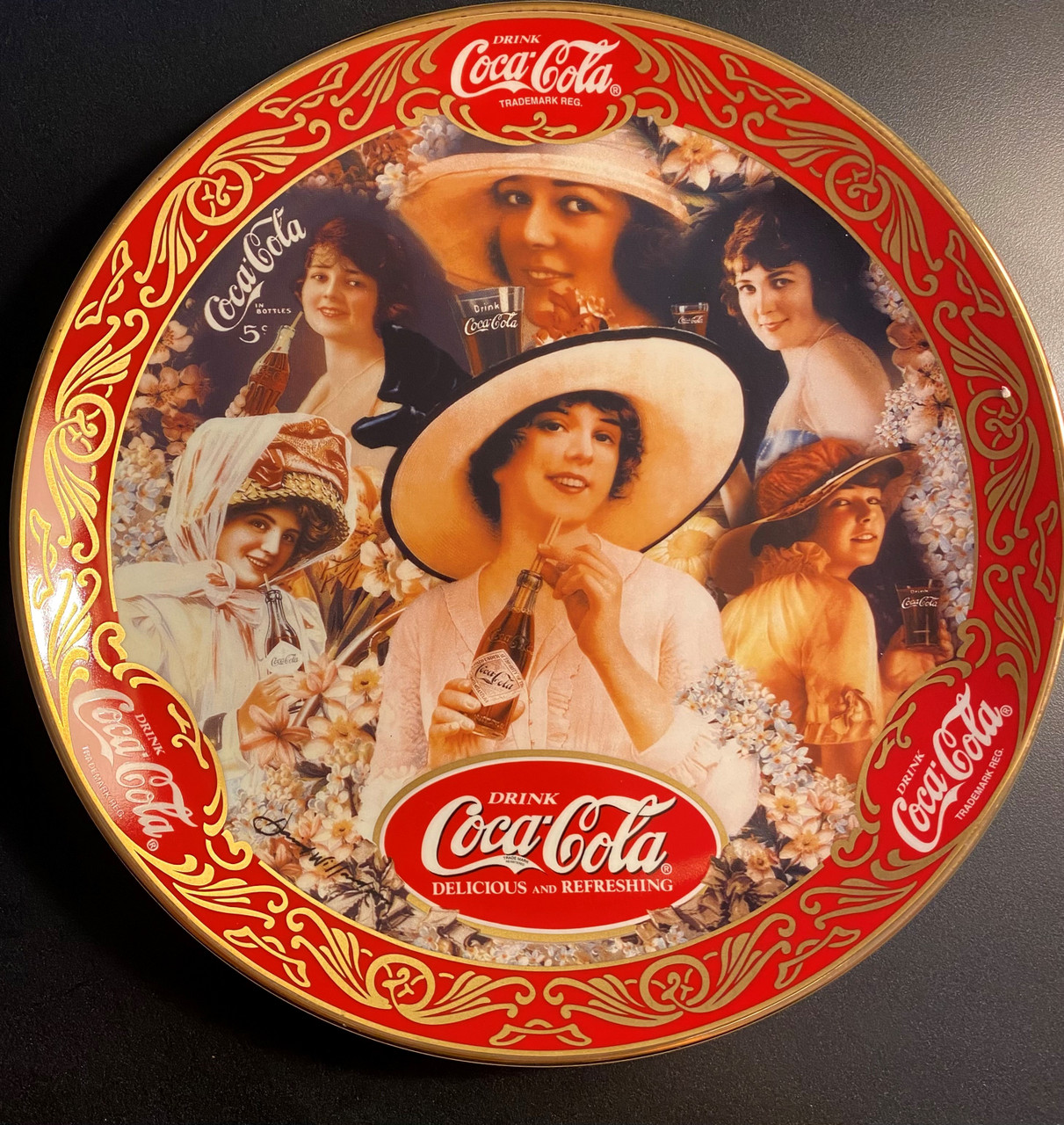 Coca Cola Vintage Fashion Ladies Collectible Plate (BK-3)
