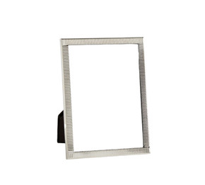 Maeve 5x7 Thin Silver Metal Frame (Bay 25-S)