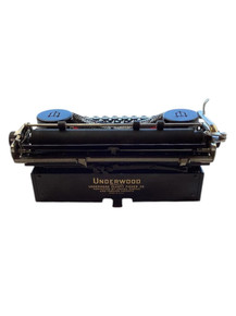 Vintage 1930s Underwood Portable Typewriter with Original Case (Bay 23-F) Vintage 1930s Underwood Portable Typewriter with Original Case (Bay 23-F)