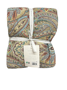 Levtex Kasey Damask 3 Piece Reversible Full/Queen Quilt Set (M Bay 1-B) Levtex Kasey Damask 3 Piece Reversible Full/Queen Quilt Set (M Bay 1-B)