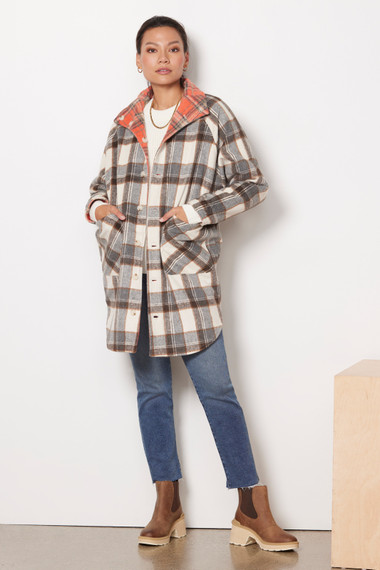 Evereve Table Talk Reversible Plaid Coat (BC10)