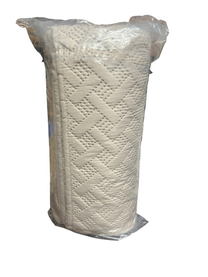 VCNY Nina Embossed Beige Nina Embossed Full/Queen 3 Piece Quilt Set (M Bay 1-C)