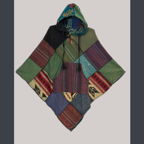 DRIFT ON PONCHO Hooded Patchwork Poncho w/ Pockets