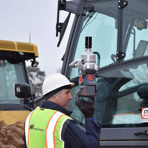 W9491 Cordless 1" Impact Wrench | 2600 ft lbs | 20V DC (W9491) - Field Example 1