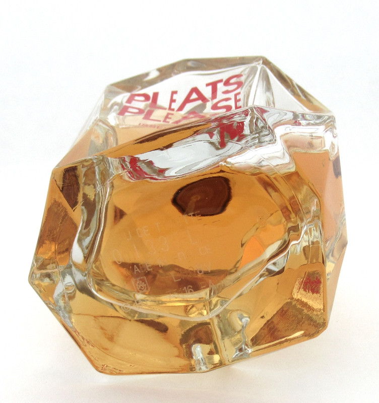 Pleats Please by Issey Miyake Eau de Toilette Spray 100 ml./ 3.3