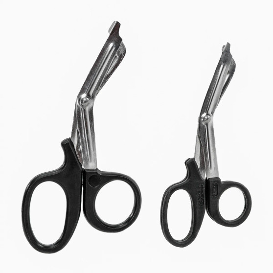 Stainless steel 5.5" or 7.25” tactical trauma shears with standard silver blades so you can see them when you drop them. Let’s be honest, you aren’t hiding anymore if you are using these medical shears on a casualty.