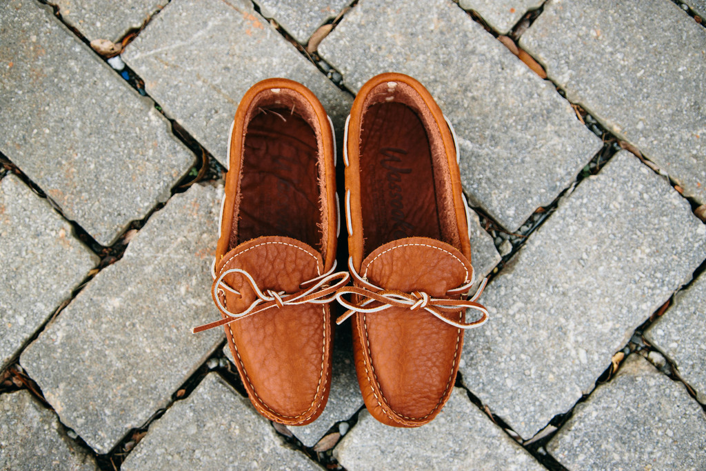 Mens Unlined Buffalo Hide Soft Sole Moccasin