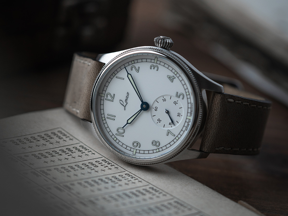 Laco Cuxhaven 39 Handwound Navy Watch Ref 862168 | Legend of Time